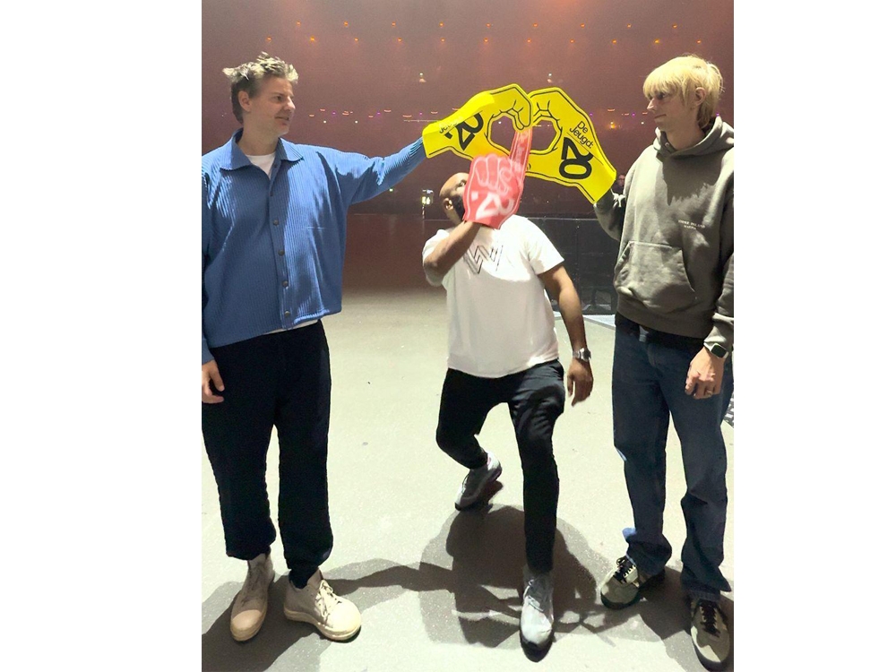 Foam Hearts + Finger Bundel Geel / Rood